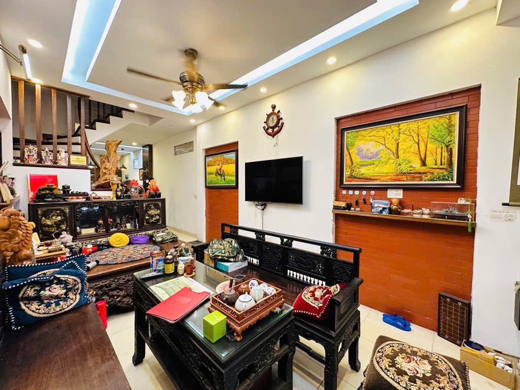 Siêu phẩm Đống Đa - diện tích rộng, phân lô oto tránh giá cực hợp lý. Liên hệ Đức Anh - 0832 325 111